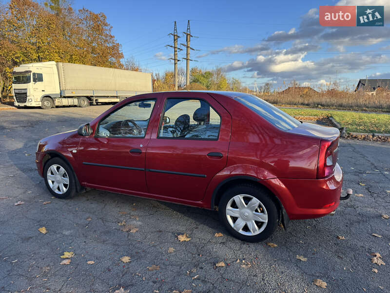 Седан Renault Logan 2012 в Володимирі