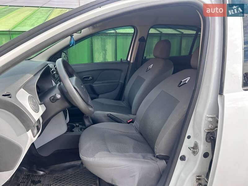 Седан Renault Logan 2014 в Киеве фото 11 Седан Renault Logan 2014 в Киеве