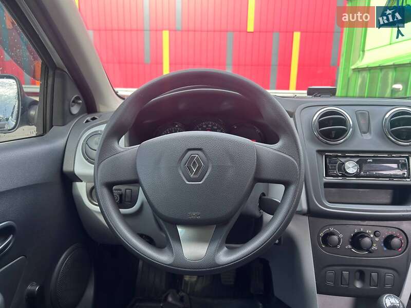 Седан Renault Logan 2014 в Киеве фото 15 Седан Renault Logan 2014 в Киеве