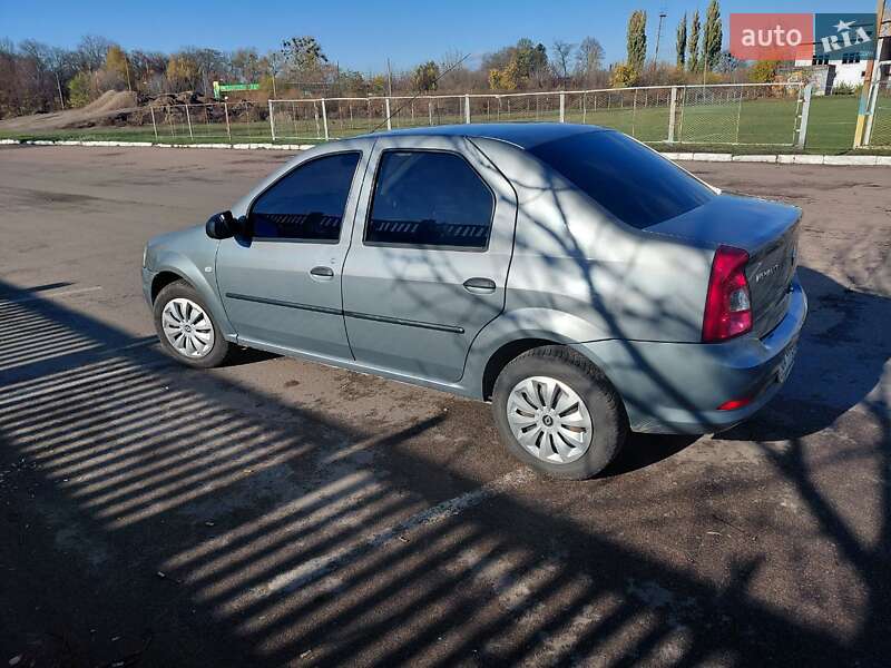 Седан Renault Logan 2010 в Прилуках