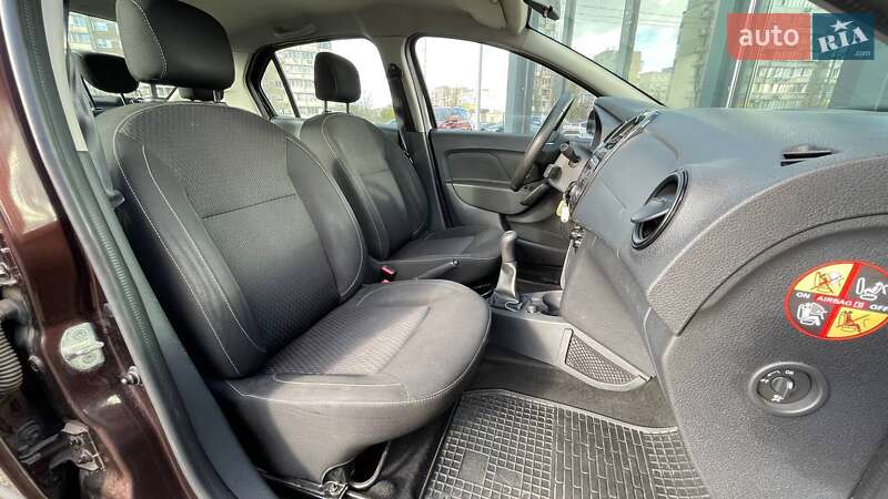 Седан Renault Logan 2017 в Киеве фото 12 Седан Renault Logan 2017 в Киеве