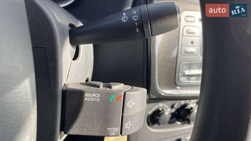 Седан Renault Logan 2017 в Киеве фото 16 Седан Renault Logan 2017 в Киеве