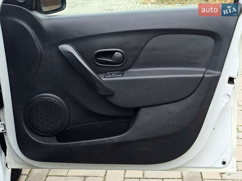 Седан Renault Logan 2013 в Харькове фото 21 Седан Renault Logan 2013 в Харькове