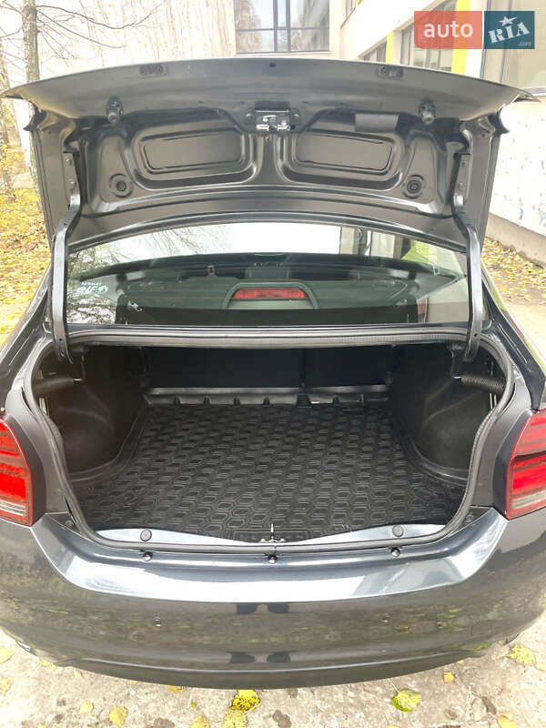 Седан Renault Logan 2017 в Марганце