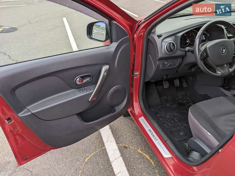 Седан Renault Logan 2013 в Киеве фото 16 Седан Renault Logan 2013 в Киеве