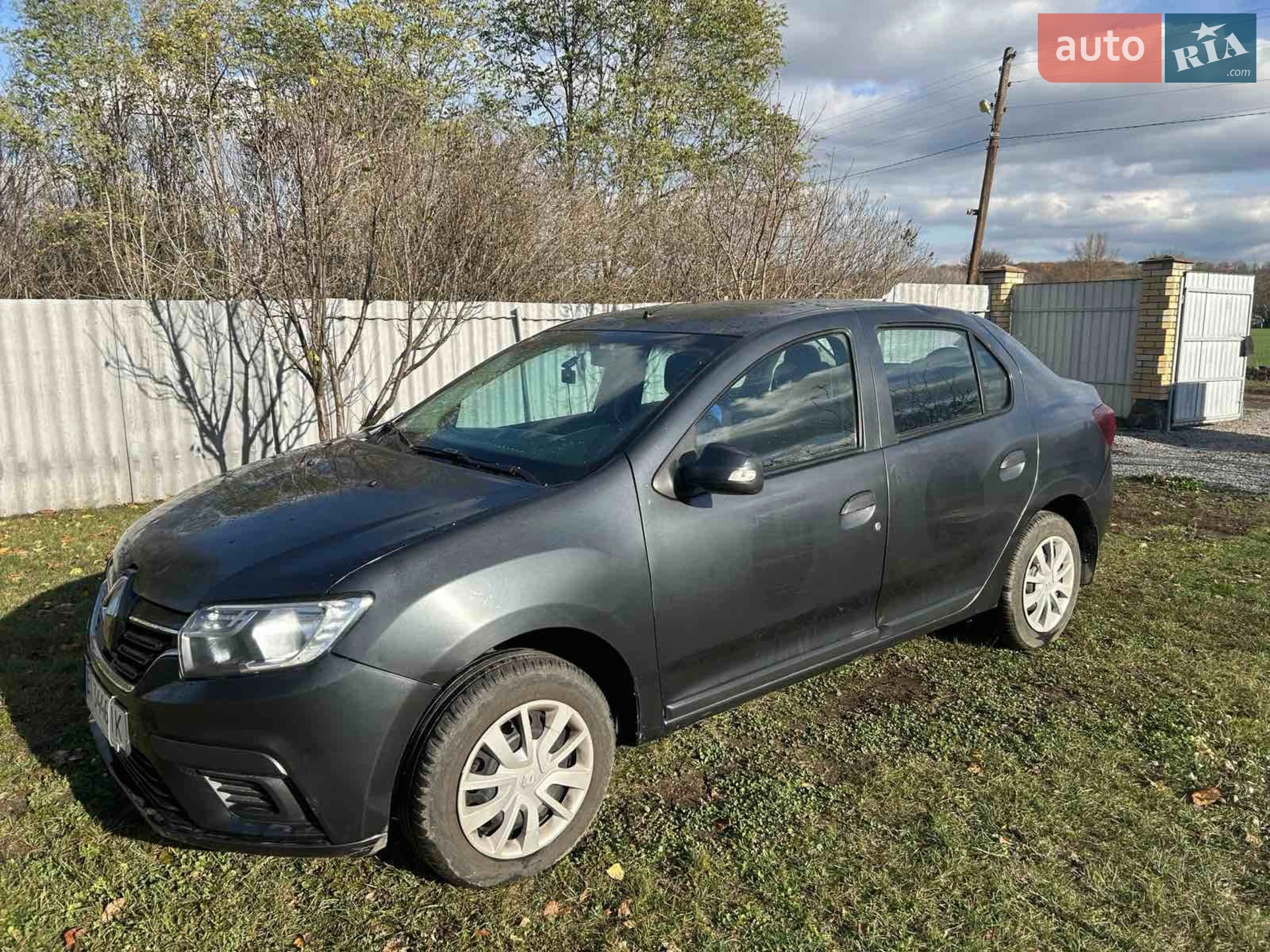 2017 Renault Logan - фото 1