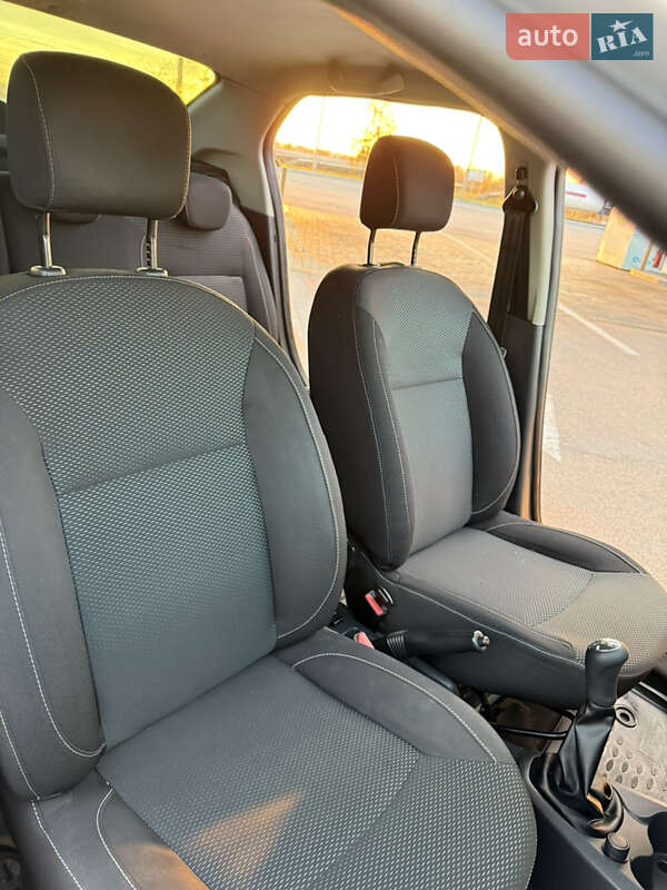 Седан Renault Logan 2016 в Днепре фото 25 Седан Renault Logan 2016 в Днепре