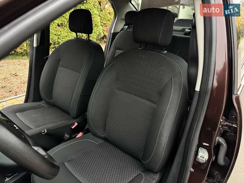 Седан Renault Logan 2017 в Одесі фото 43 Седан Renault Logan 2017 в Одесі