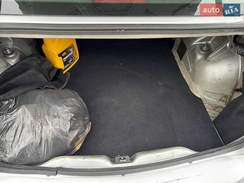 Седан Renault Logan 2009 в Дніпрі