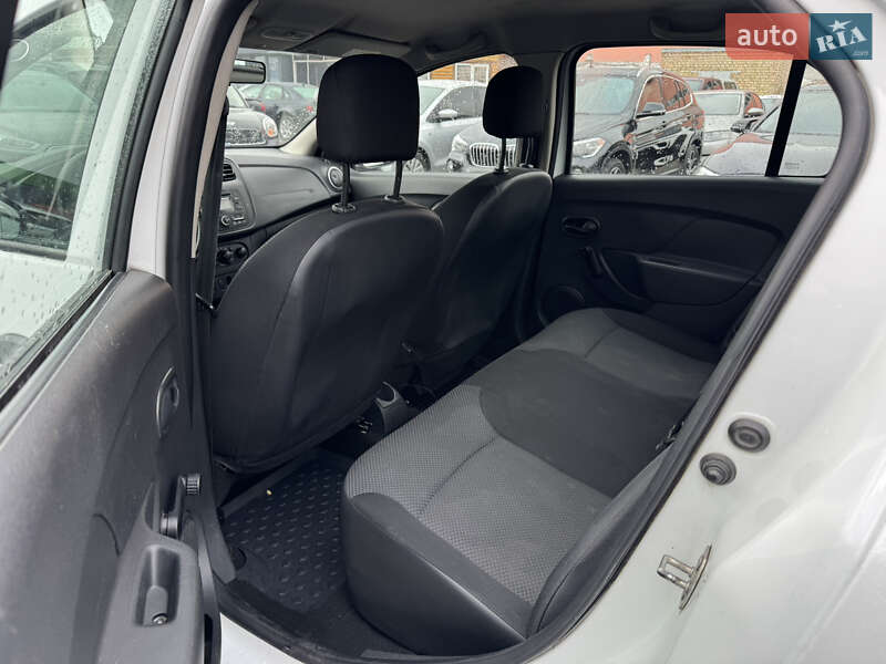 Седан Renault Logan 2016 в Києві фото 12 Седан Renault Logan 2016 в Києві