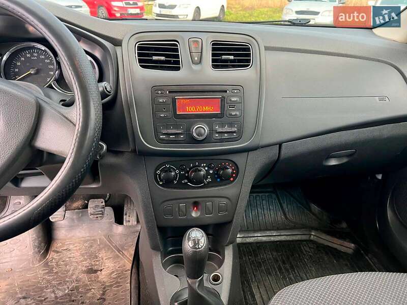 Седан Renault Logan 2016 в Львове фото 24 Седан Renault Logan 2016 в Львове