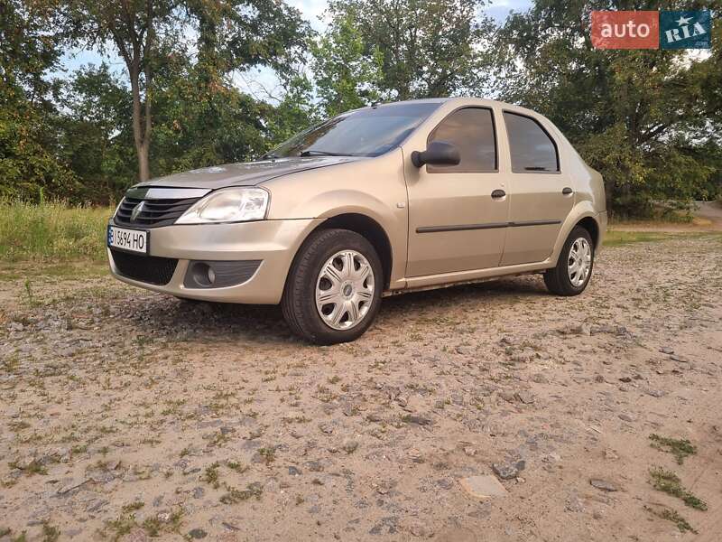 Седан Renault Logan 2012 в Полтаве