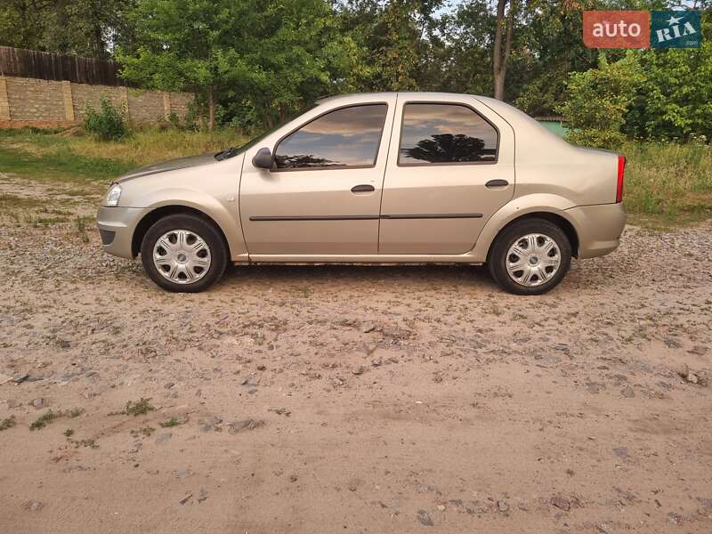 Седан Renault Logan 2012 в Полтаве