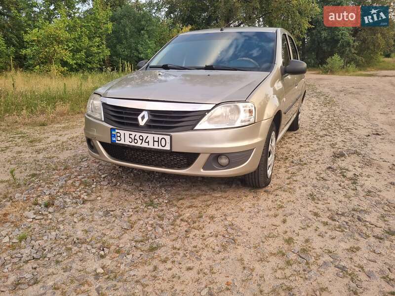 Седан Renault Logan 2012 в Полтаве