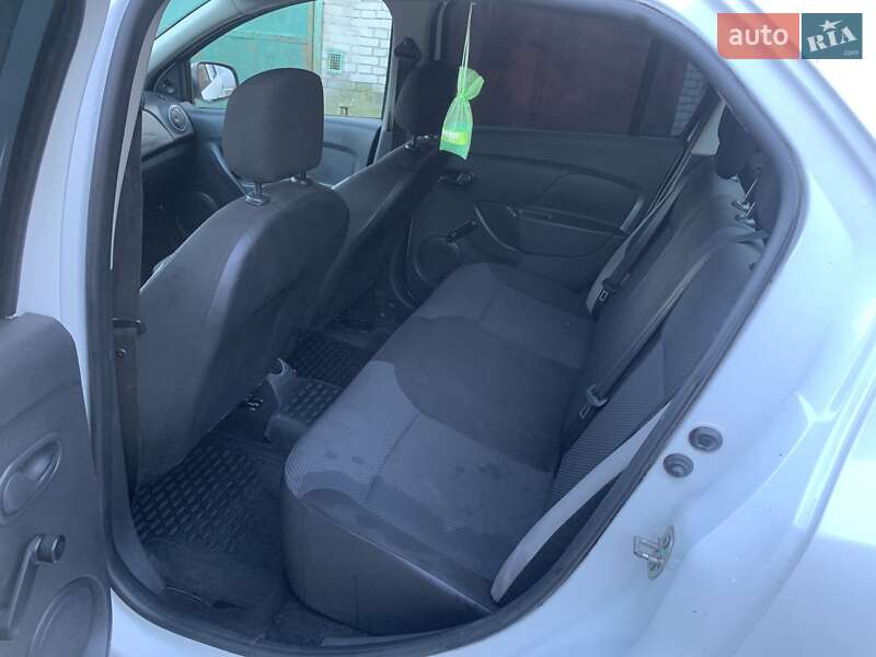 Седан Renault Logan 2016 в Львове фото 15 Седан Renault Logan 2016 в Львове