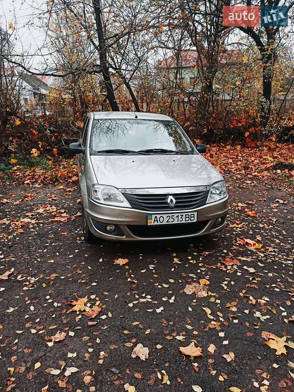 Седан Renault Logan 2010 в Ужгороді фото 6 Седан Renault Logan 2010 в Ужгороді