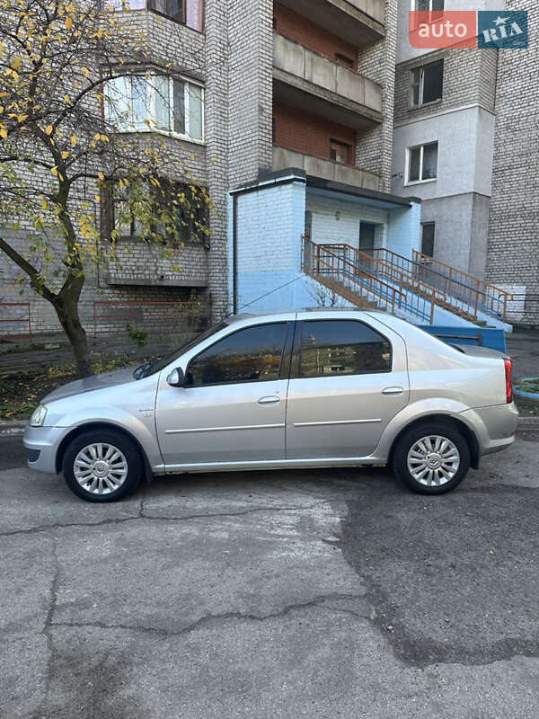 Седан Renault Logan 2011 в Запорожье