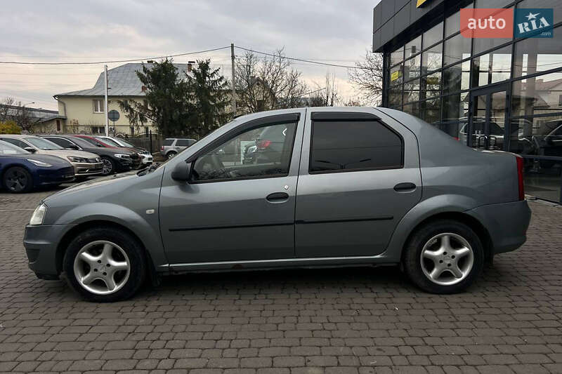 Седан Renault Logan 2011 в Ивано-Франковске