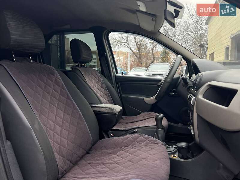 Седан Renault Logan 2011 в Ивано-Франковске