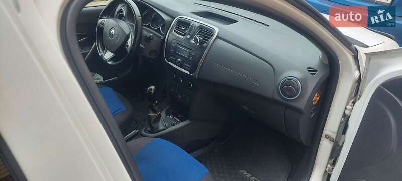 Универсал Renault Logan 2015 в Киеве фото 5 Универсал Renault Logan 2015 в Киеве