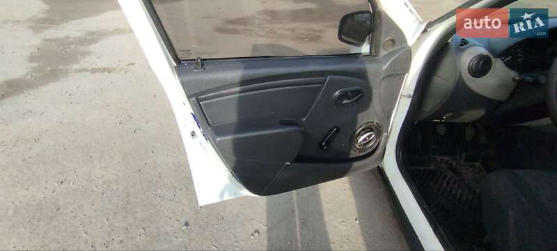 Седан Renault Logan 2011 в Днепре