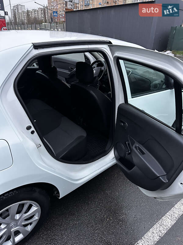 Седан Renault Logan 2016 в Киеве фото 9 Седан Renault Logan 2016 в Киеве