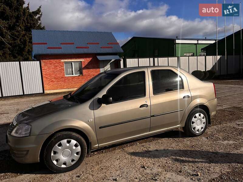 Седан Renault Logan 2010 в Залещиках