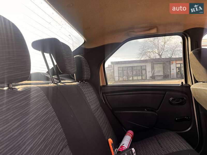 Седан Renault Logan 2010 в Залещиках