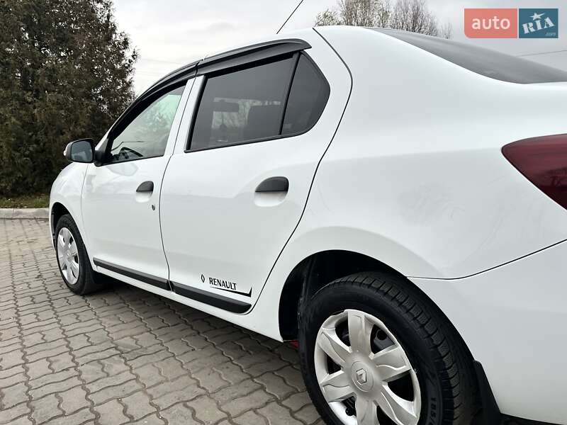 Седан Renault Logan 2017 в Львове