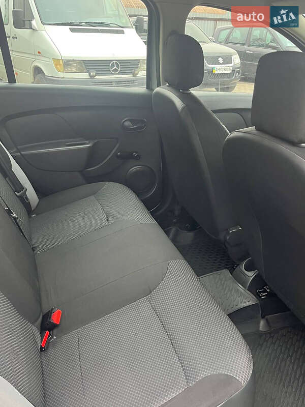 Седан Renault Logan 2013 в Кривом Роге