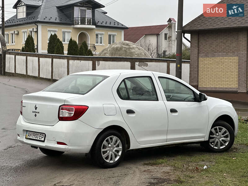 Седан Renault Logan 2013 в Прилуках