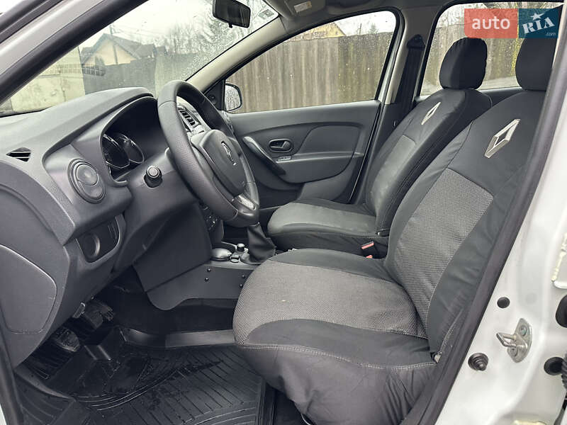 Седан Renault Logan 2013 в Прилуках