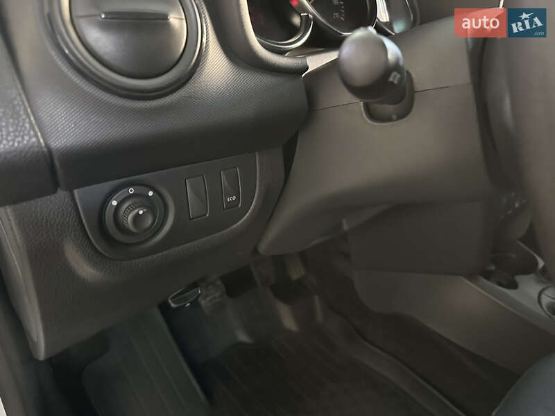 Універсал Renault Logan 2019 в Умані фото 14 Універсал Renault Logan 2019 в Умані