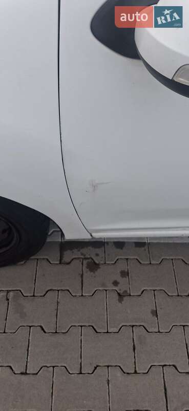 Седан Renault Logan 2013 в Киеве