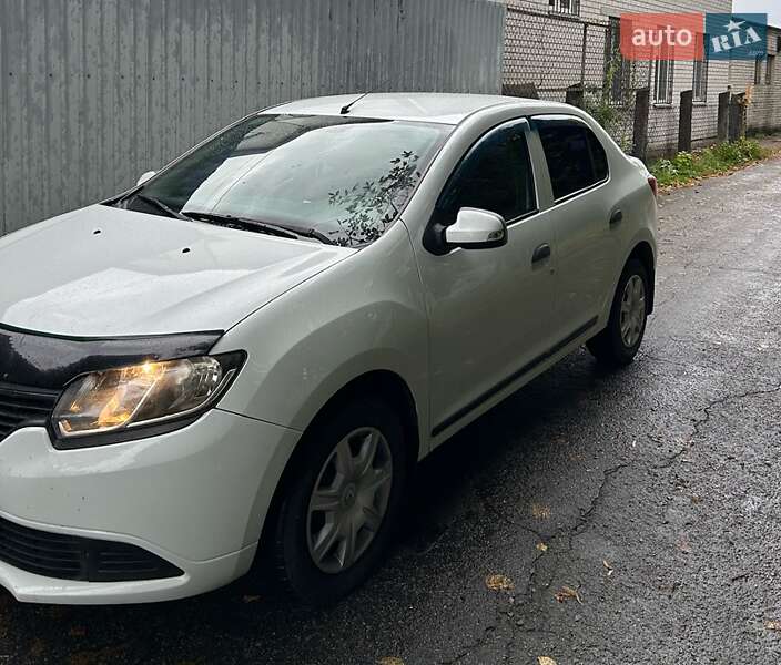 Седан Renault Logan 2013 в Житомирі