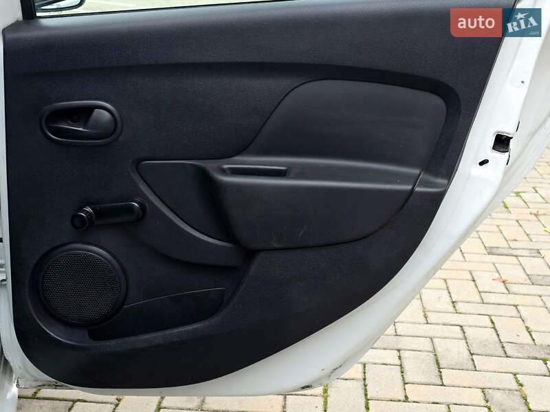 Седан Renault Logan 2013 в Харькове фото 17 Седан Renault Logan 2013 в Харькове