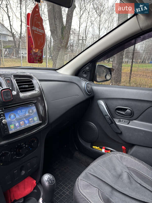 Седан Renault Logan 2013 в Звягелі