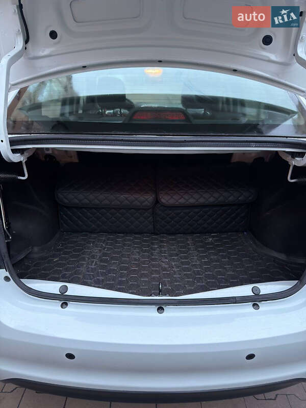 Седан Renault Logan 2020 в Софиевской Борщаговке фото 13 Седан Renault Logan 2020 в Софиевской Борщаговке