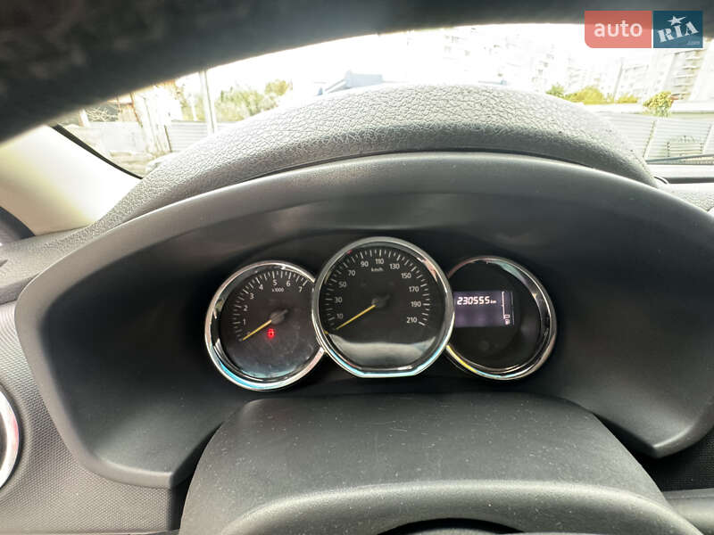 Седан Renault Logan 2015 в Черновцах фото 2 Седан Renault Logan 2015 в Черновцах