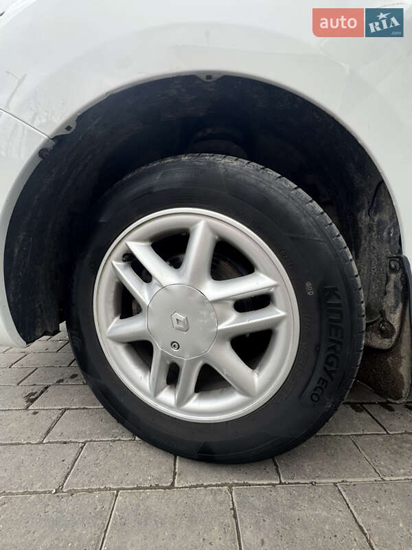 Седан Renault Logan 2015 в Черновцах фото 10 Седан Renault Logan 2015 в Черновцах