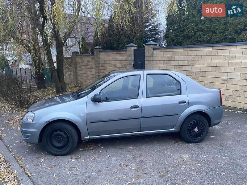 Седан Renault Logan 2010 в Киеве