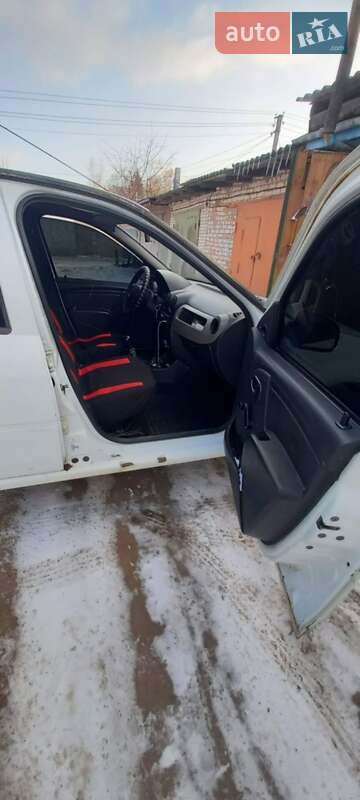Седан Renault Logan 2012 в Шостке