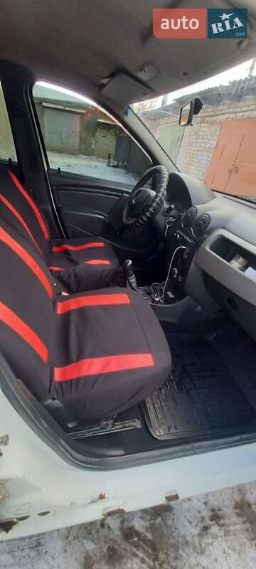 Седан Renault Logan 2012 в Шостке