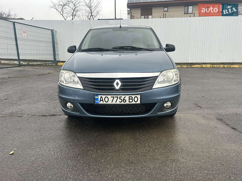 Renault Logan 2012