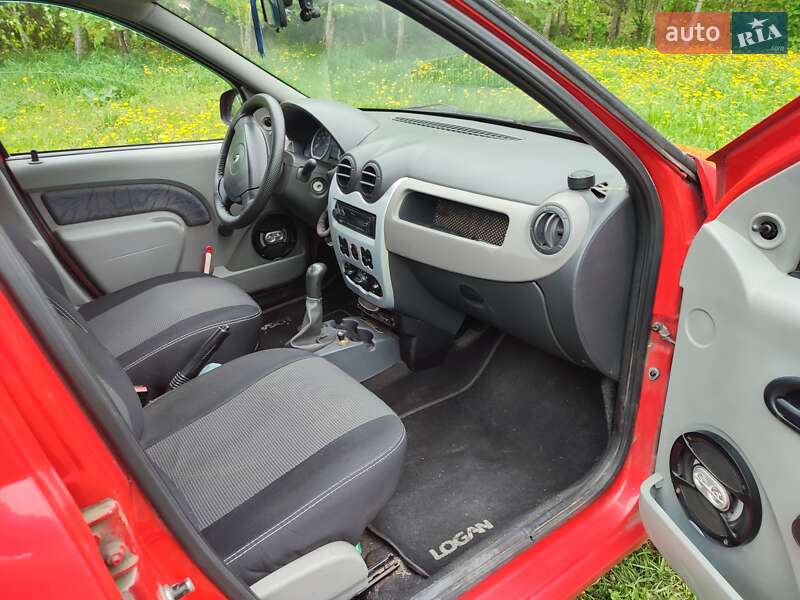 Седан Renault Logan 2009 в Полтаві