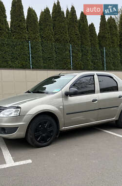Седан Renault Logan 2010 в Кривом Озере