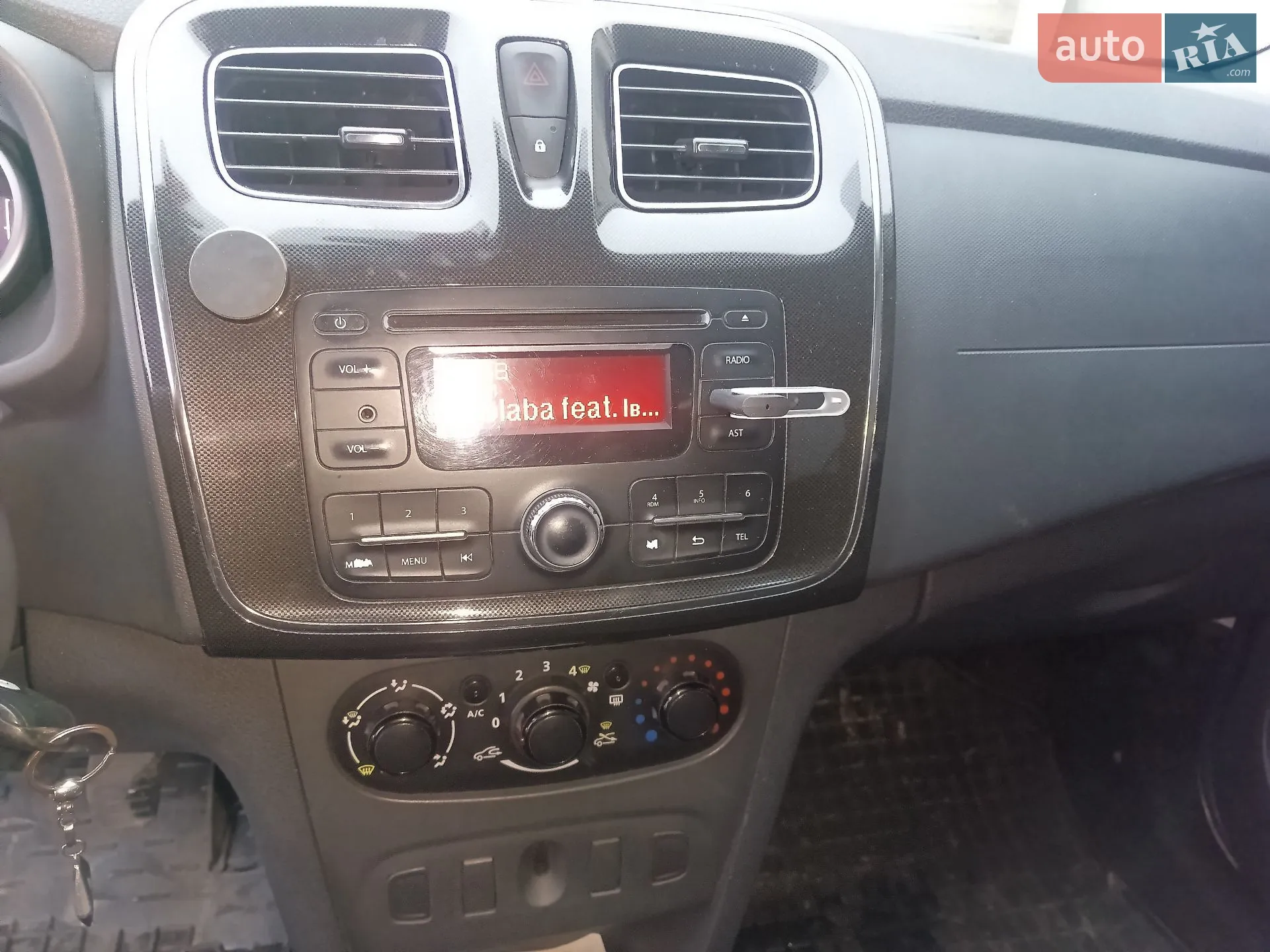 2017 Renault Logan - мініатюра 6
