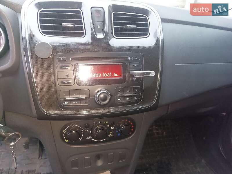 Седан Renault Logan 2017 в Вышгороде