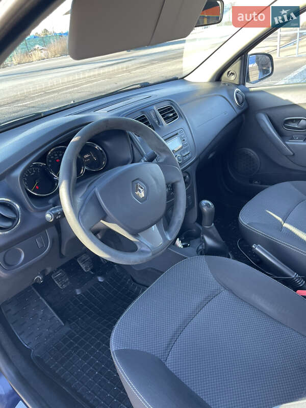 Седан Renault Logan 2013 в Луцке