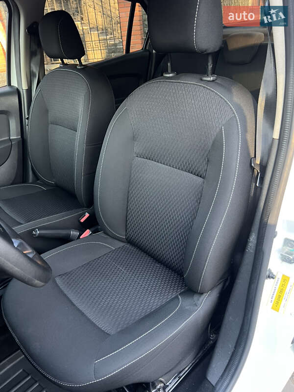 Седан Renault Logan 2017 в Одессе